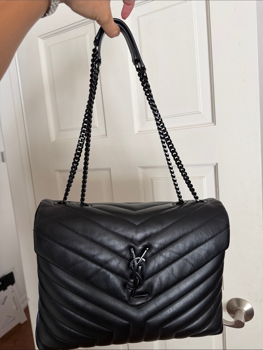 Saint Laurent Black Quilted Leather Shoulder Bag with Matte Logo - Picture 2 of 14